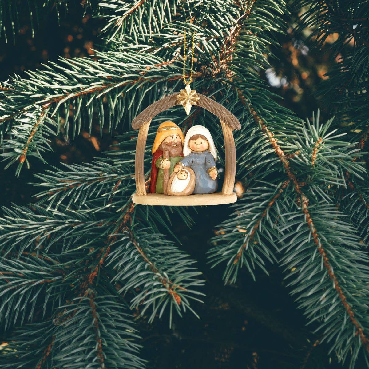 HOLY FAMILY IN CRECHE ORNAMENT 2.5"