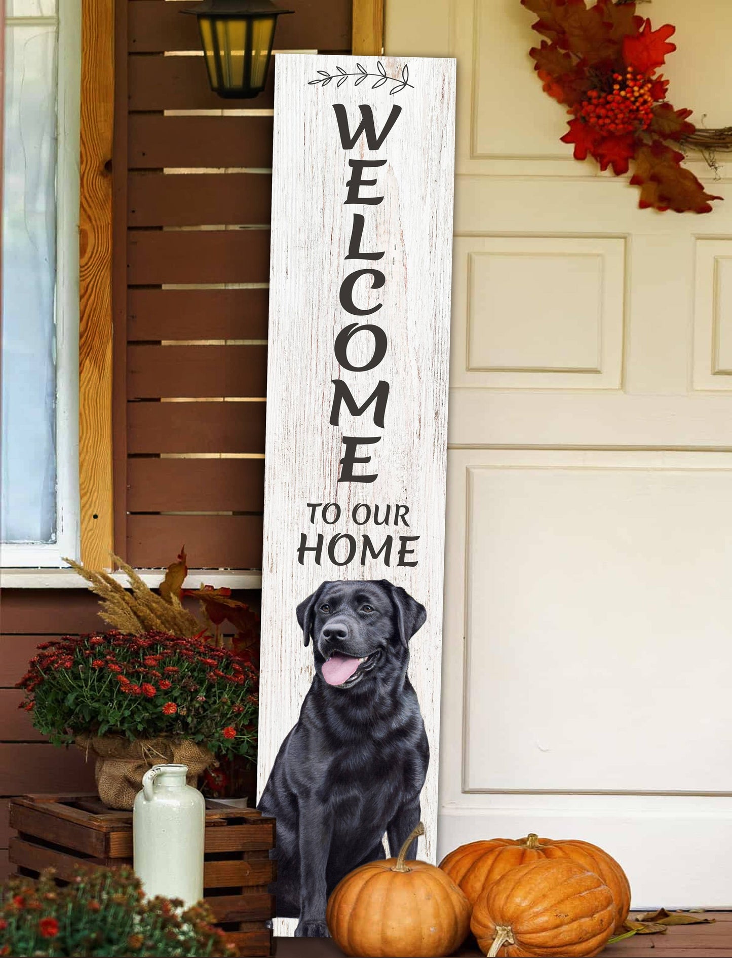 Lab, black Welcome sign