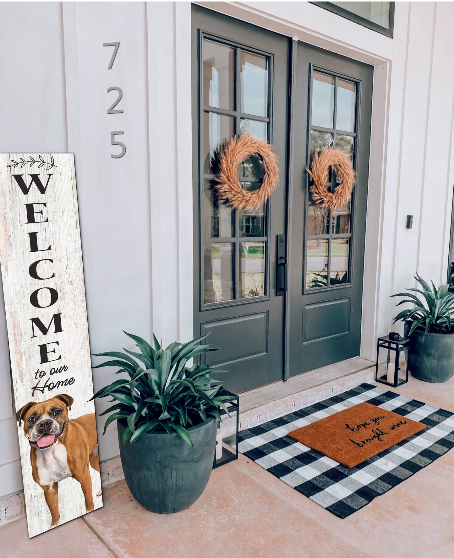 Boxer Welcome sign