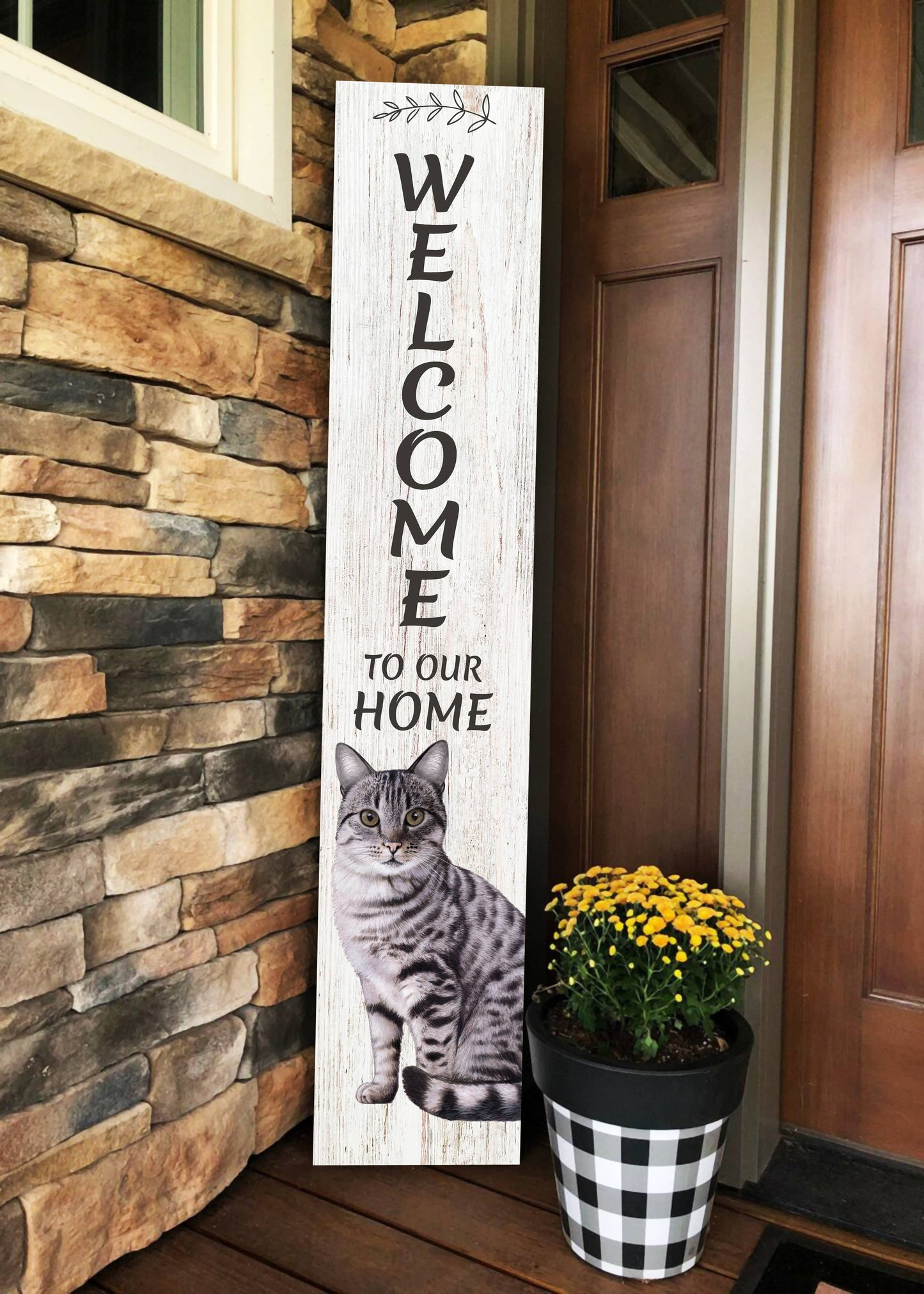 Tabby Silver Welcome sign