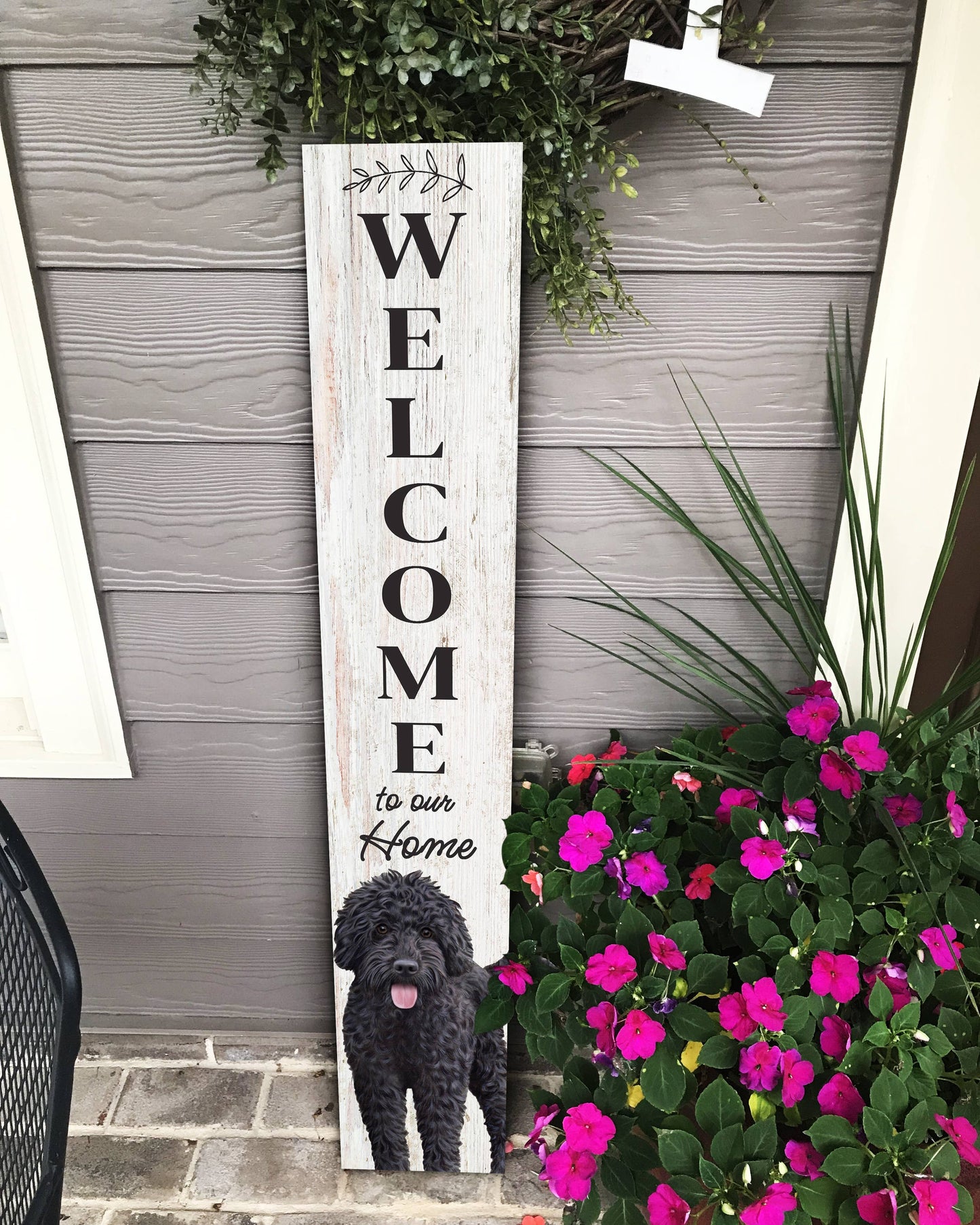 Labradoodle, black Welcome sign