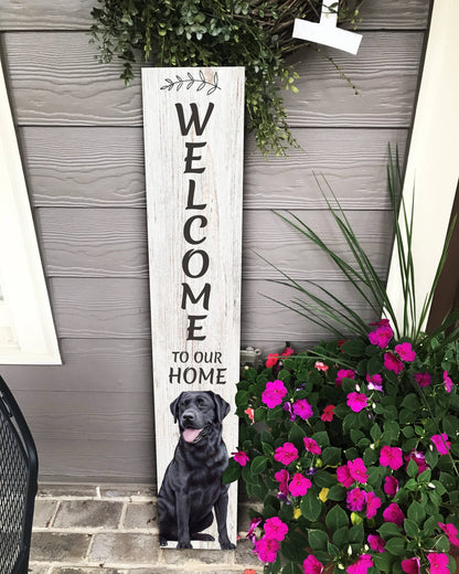 Lab, black Welcome sign