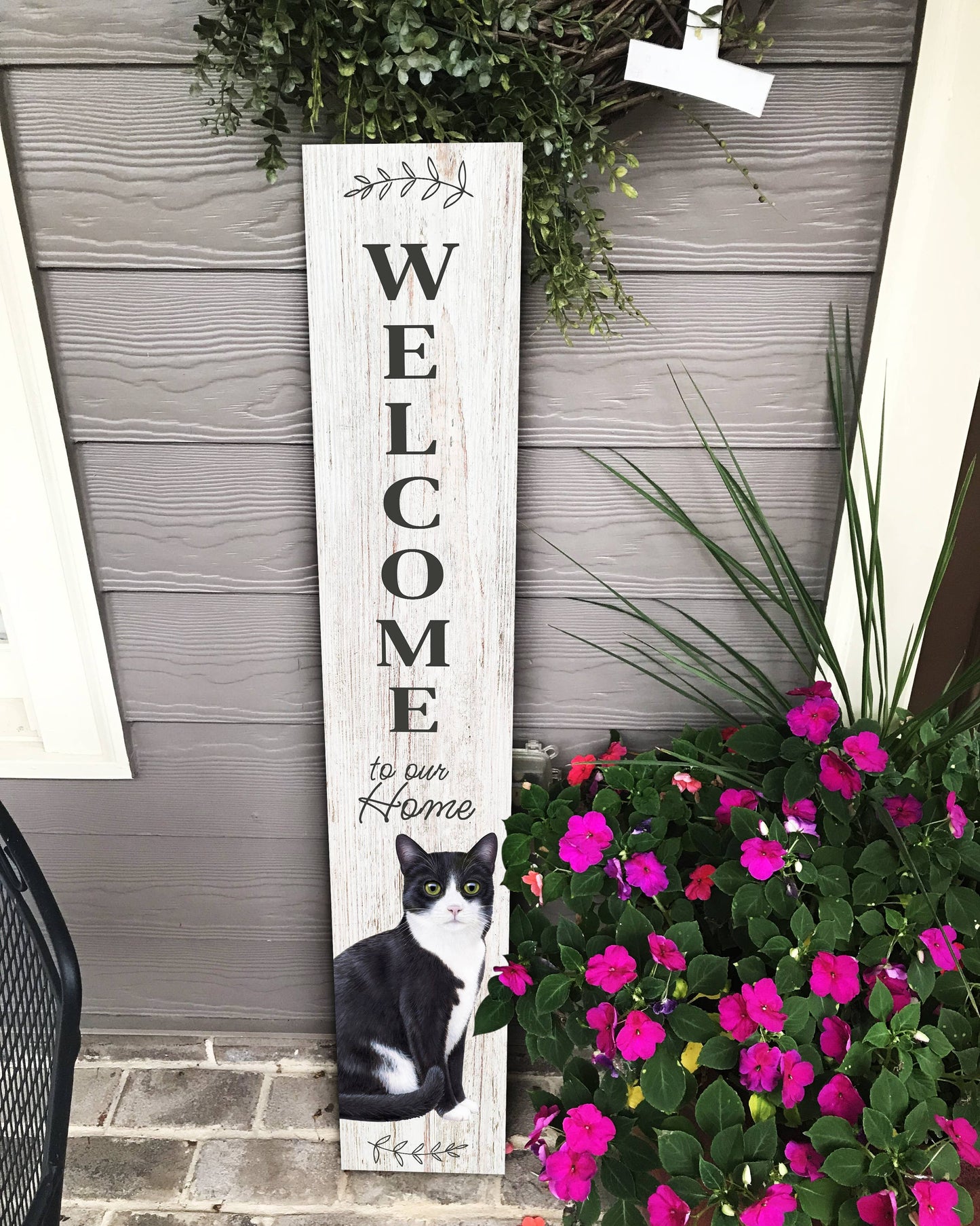 Cat, Black and white Welcome sign