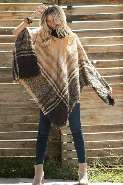 Soft Boucle Yarn Plaid Poncho