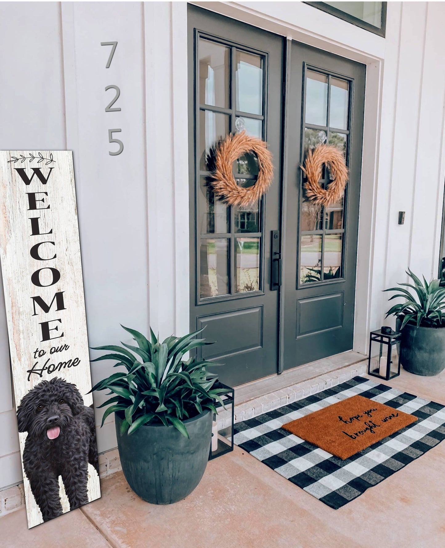 Labradoodle, black Welcome sign
